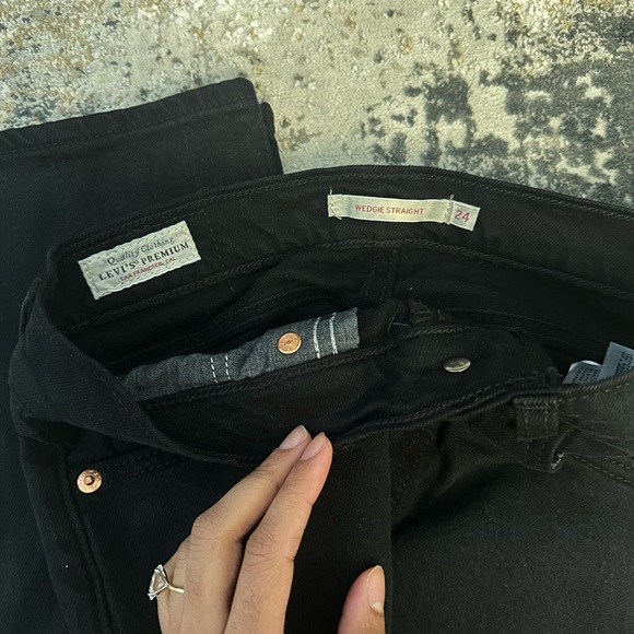 LEVIS PREMIUM Wedgie Straight Fit Women's Jeans SIZE 24 - Picture 2 of 7